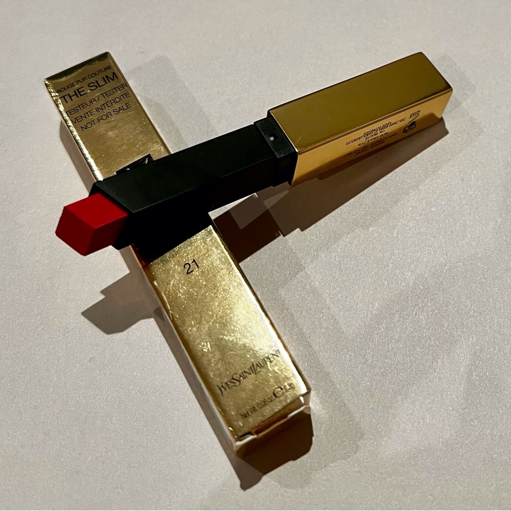 YSL Rouge Pur Couture The Slim 21 Rouge Paradoxe